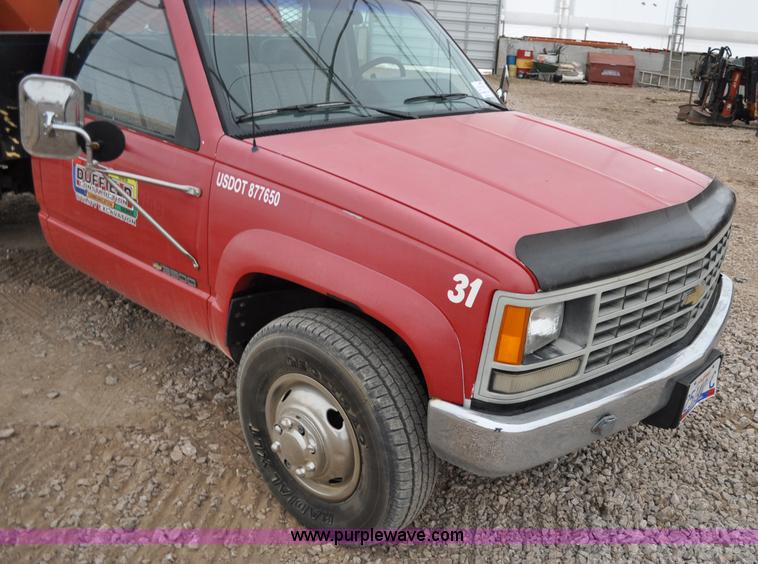 image for item C3171 1992 Chevrolet Cheyenne 3500 spreader truck