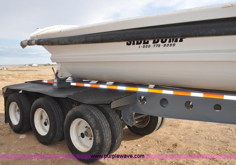 image for item C3175 2002 Smith Co side dump trailer