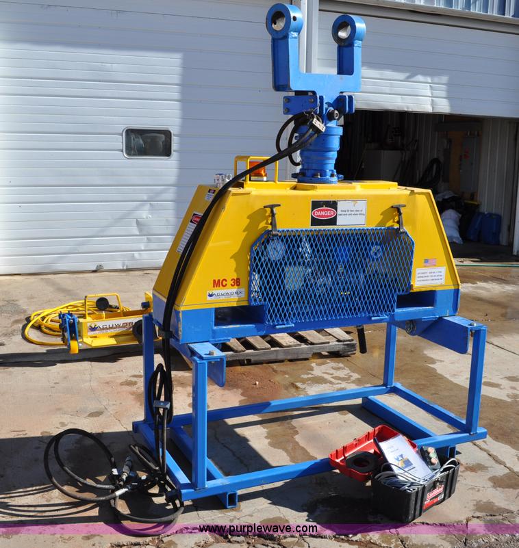 image for item C3197 2011 Vacuworx MC3B pipe carrier