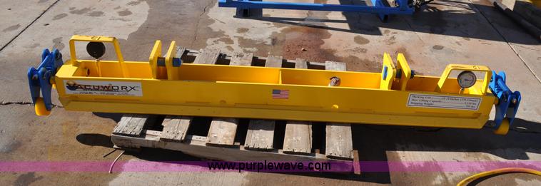 image for item C3197 2011 Vacuworx MC3B pipe carrier