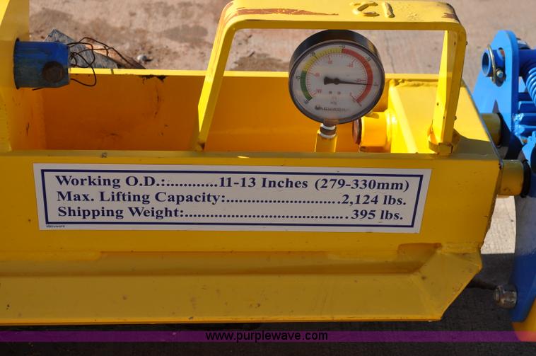 image for item C3197 2011 Vacuworx MC3B pipe carrier