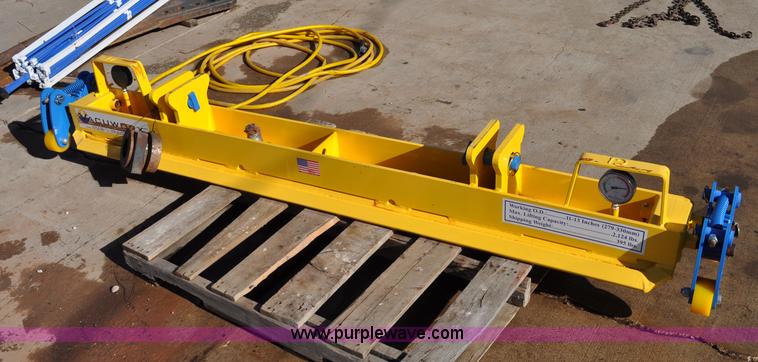image for item C3197 2011 Vacuworx MC3B pipe carrier