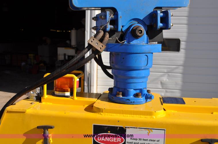 image for item C3197 2011 Vacuworx MC3B pipe carrier