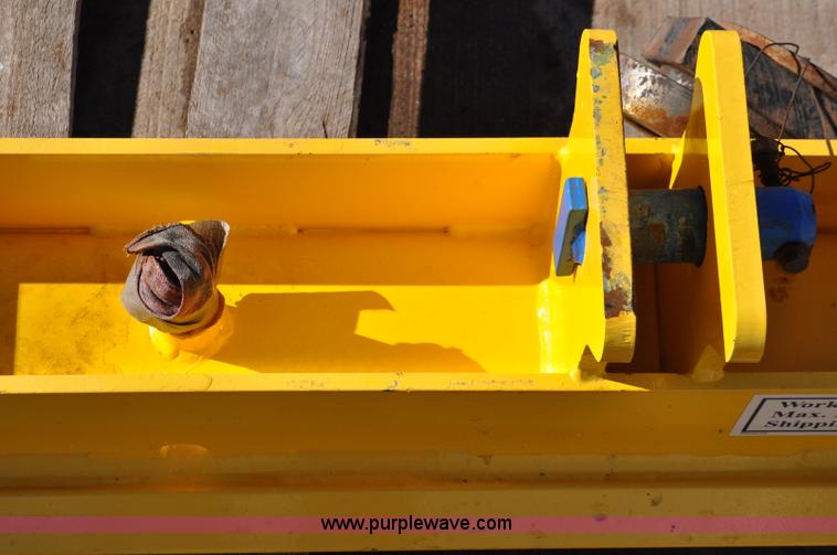 image for item C3197 2011 Vacuworx MC3B pipe carrier