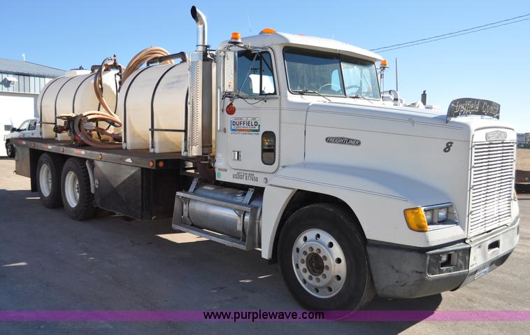 image for item C3209 1989 Freightliner FLD boring support truck