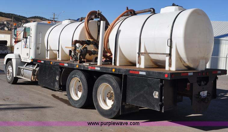 image for item C3209 1989 Freightliner FLD boring support truck