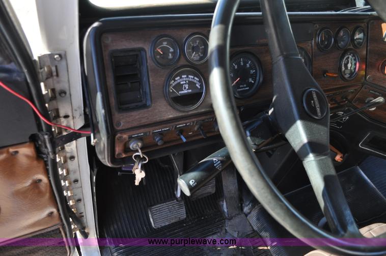 image for item C3209 1989 Freightliner FLD boring support truck