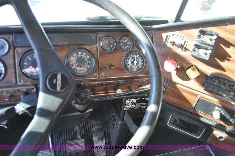 image for item C3209 1989 Freightliner FLD boring support truck