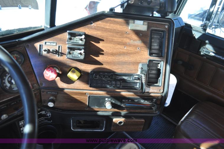 image for item C3209 1989 Freightliner FLD boring support truck