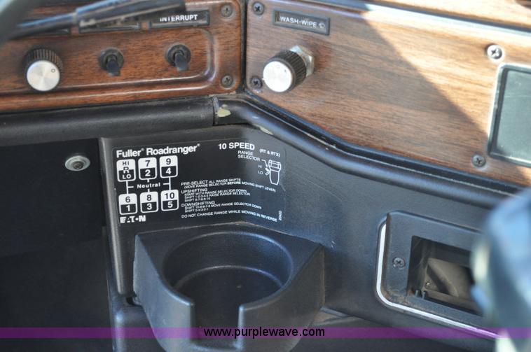 image for item C3209 1989 Freightliner FLD boring support truck