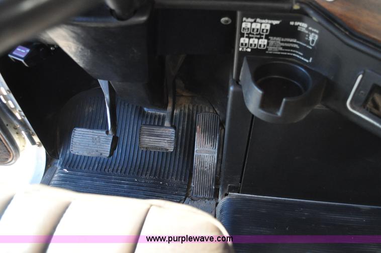 image for item C3209 1989 Freightliner FLD boring support truck