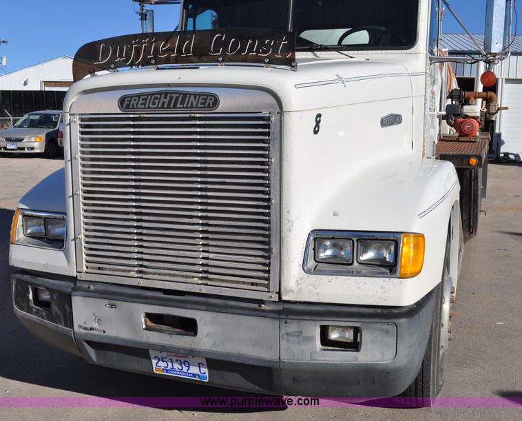 image for item C3209 1989 Freightliner FLD boring support truck
