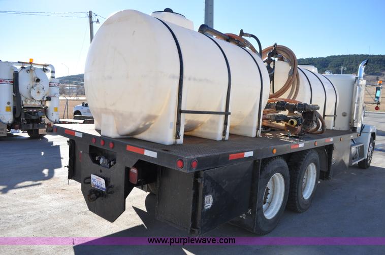 image for item C3209 1989 Freightliner FLD boring support truck