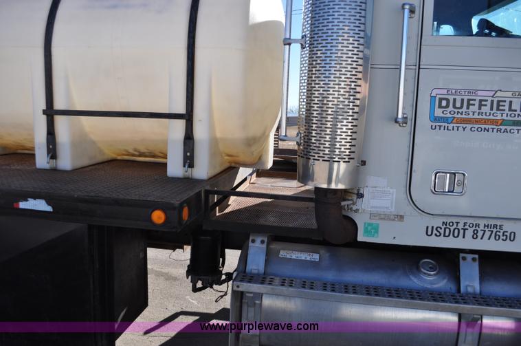image for item C3209 1989 Freightliner FLD boring support truck