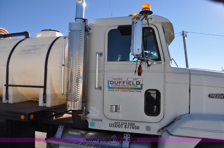 image for item C3209 1989 Freightliner FLD boring support truck