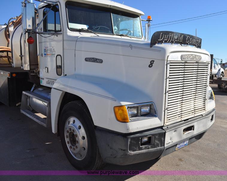 image for item C3209 1989 Freightliner FLD boring support truck
