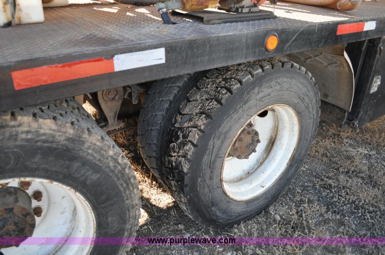 image for item C3209 1989 Freightliner FLD boring support truck