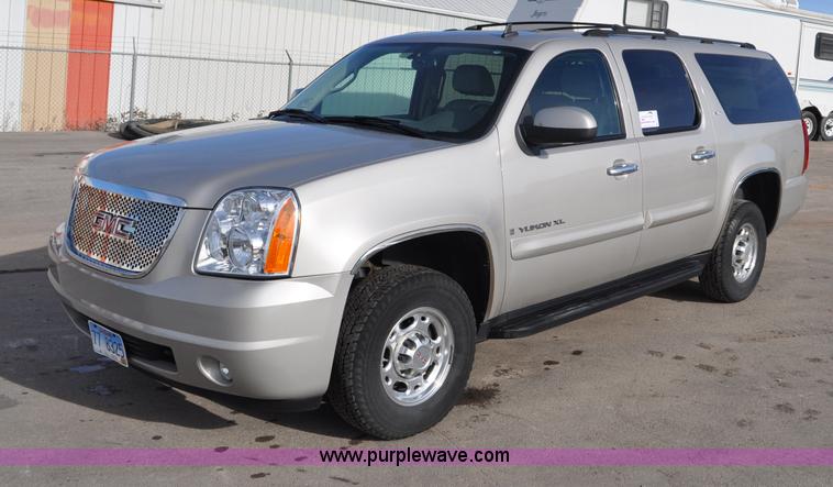 image for item C3222 2007 GMC Yukon XL SLT SUV