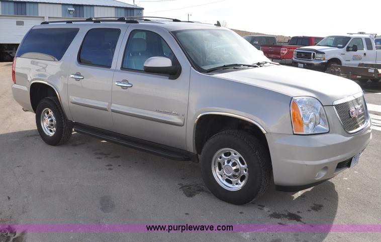 image for item C3222 2007 GMC Yukon XL SLT SUV