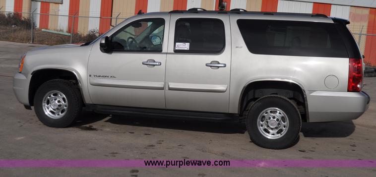 image for item C3222 2007 GMC Yukon XL SLT SUV