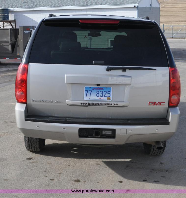 image for item C3222 2007 GMC Yukon XL SLT SUV