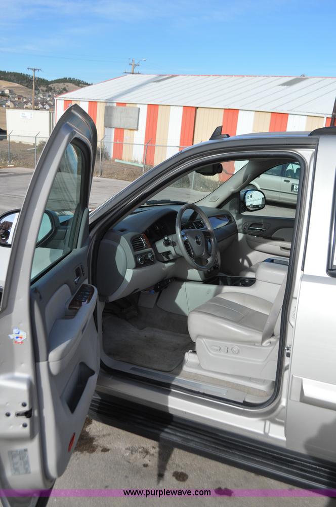 image for item C3222 2007 GMC Yukon XL SLT SUV