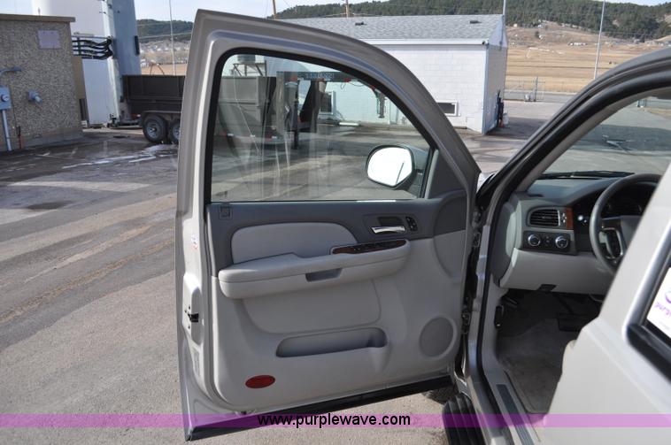 image for item C3222 2007 GMC Yukon XL SLT SUV