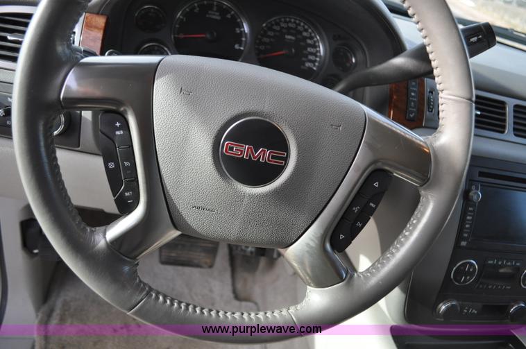 image for item C3222 2007 GMC Yukon XL SLT SUV