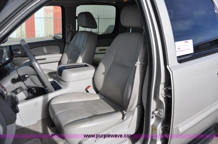 image for item C3222 2007 GMC Yukon XL SLT SUV