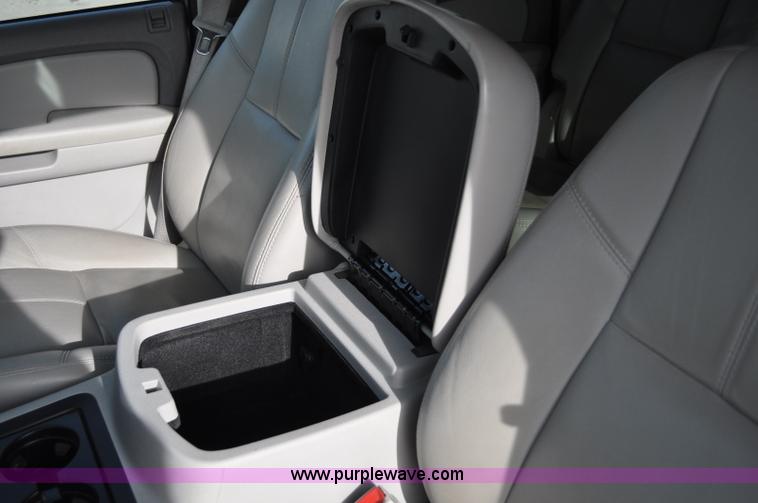 image for item C3222 2007 GMC Yukon XL SLT SUV