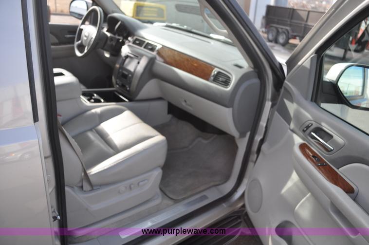 image for item C3222 2007 GMC Yukon XL SLT SUV