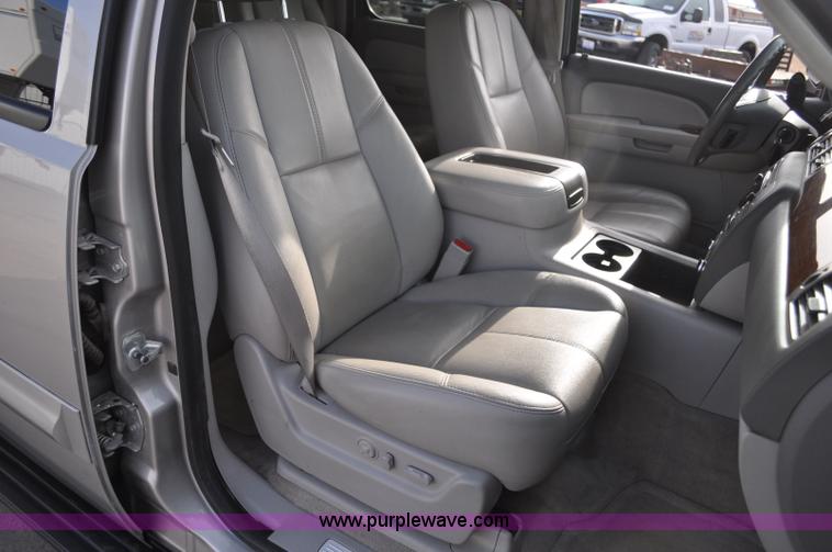 image for item C3222 2007 GMC Yukon XL SLT SUV