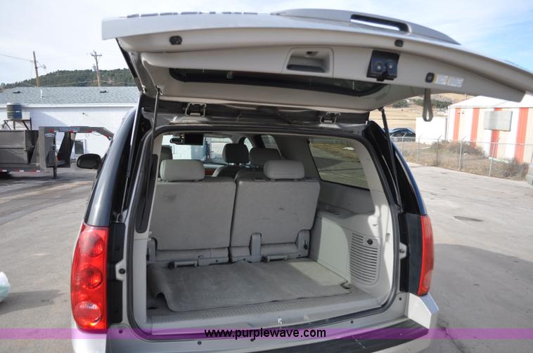 image for item C3222 2007 GMC Yukon XL SLT SUV