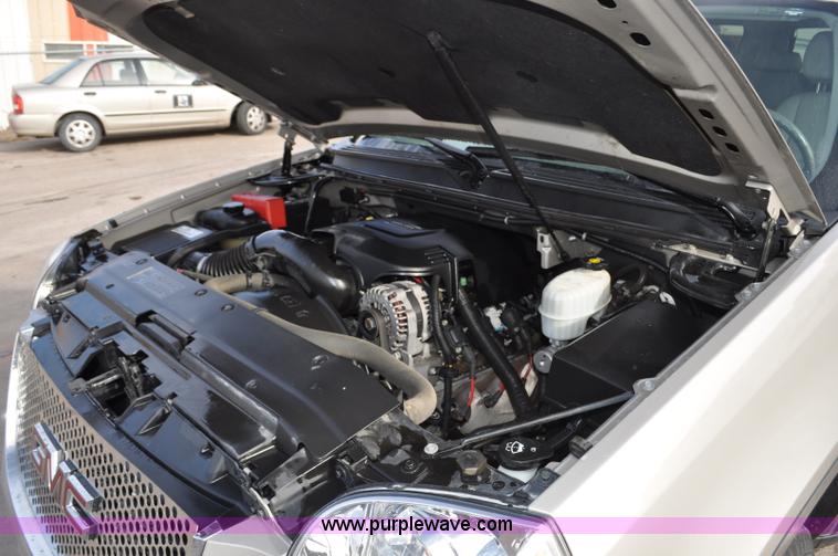 image for item C3222 2007 GMC Yukon XL SLT SUV