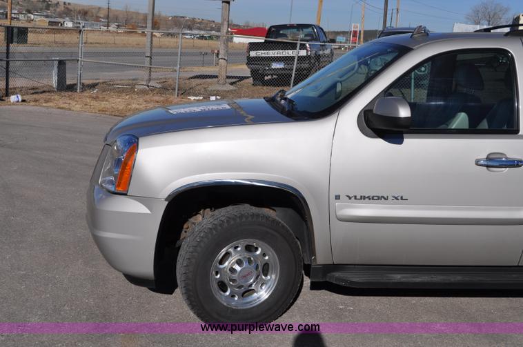 image for item C3222 2007 GMC Yukon XL SLT SUV