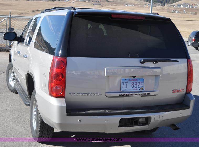 image for item C3222 2007 GMC Yukon XL SLT SUV