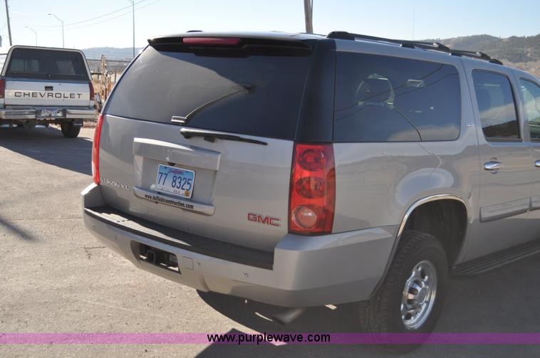 image for item C3222 2007 GMC Yukon XL SLT SUV