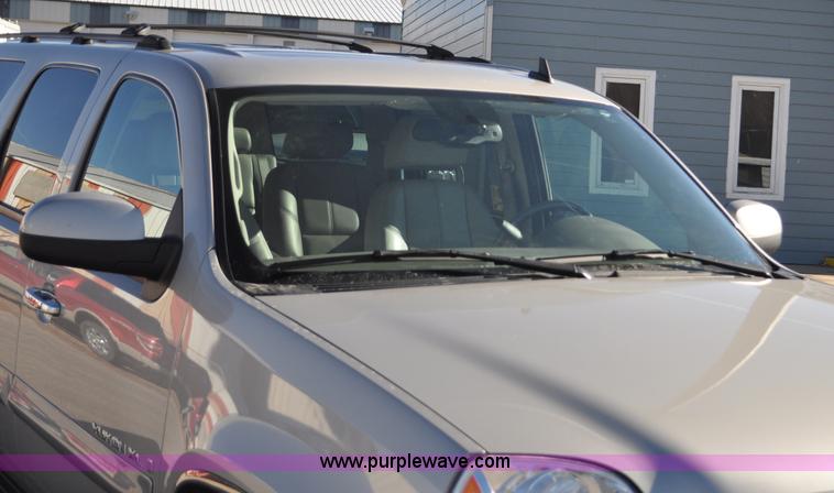 image for item C3222 2007 GMC Yukon XL SLT SUV