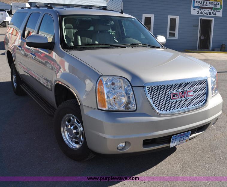 image for item C3222 2007 GMC Yukon XL SLT SUV