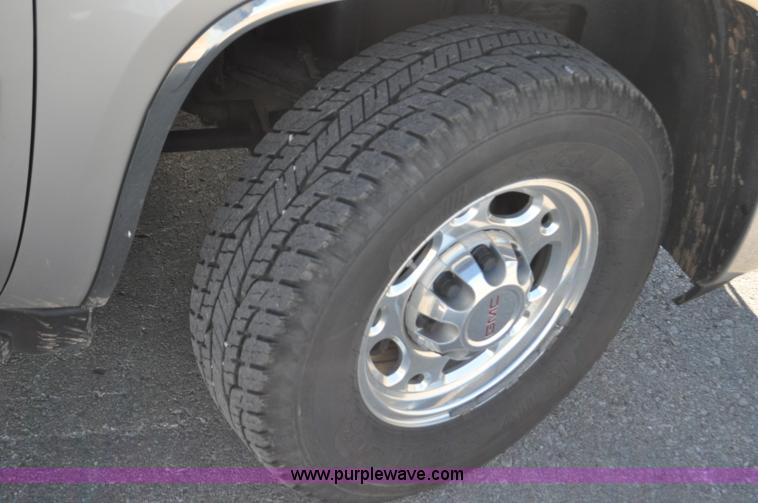 image for item C3222 2007 GMC Yukon XL SLT SUV