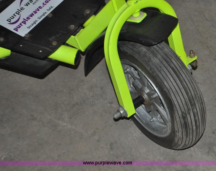 image for item C3239 2000 Six Chuter Inc. Skye Ryder Aerochute glider