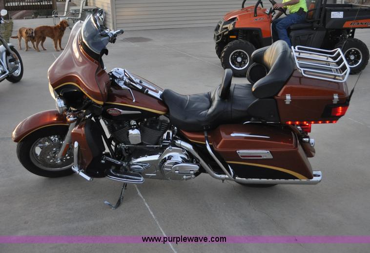 image for item C3241 2008 Harley Davidson FLHTCUSE Screaming Eagle Ultra Classic CVO motorcycle