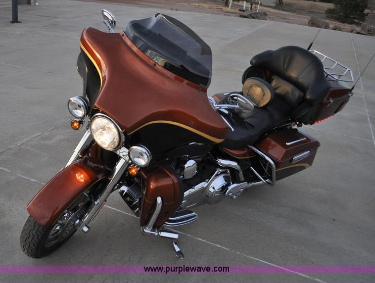 image for item C3241 2008 Harley Davidson FLHTCUSE Screaming Eagle Ultra Classic CVO motorcycle