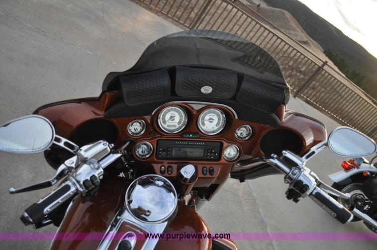 image for item C3241 2008 Harley Davidson FLHTCUSE Screaming Eagle Ultra Classic CVO motorcycle