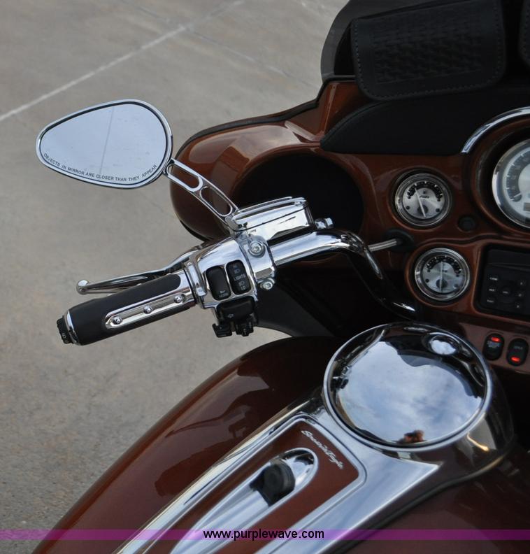 image for item C3241 2008 Harley Davidson FLHTCUSE Screaming Eagle Ultra Classic CVO motorcycle