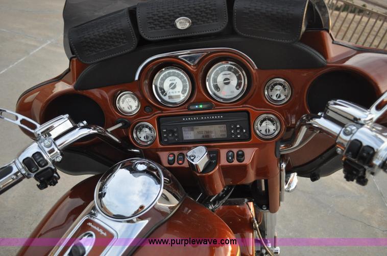 image for item C3241 2008 Harley Davidson FLHTCUSE Screaming Eagle Ultra Classic CVO motorcycle