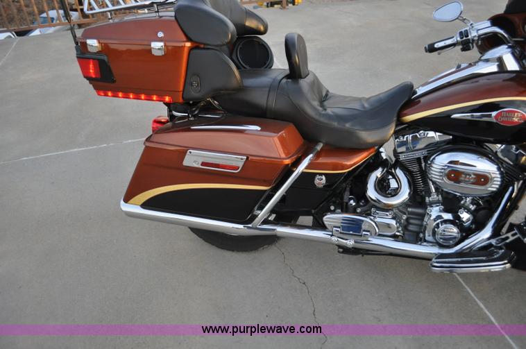 image for item C3241 2008 Harley Davidson FLHTCUSE Screaming Eagle Ultra Classic CVO motorcycle