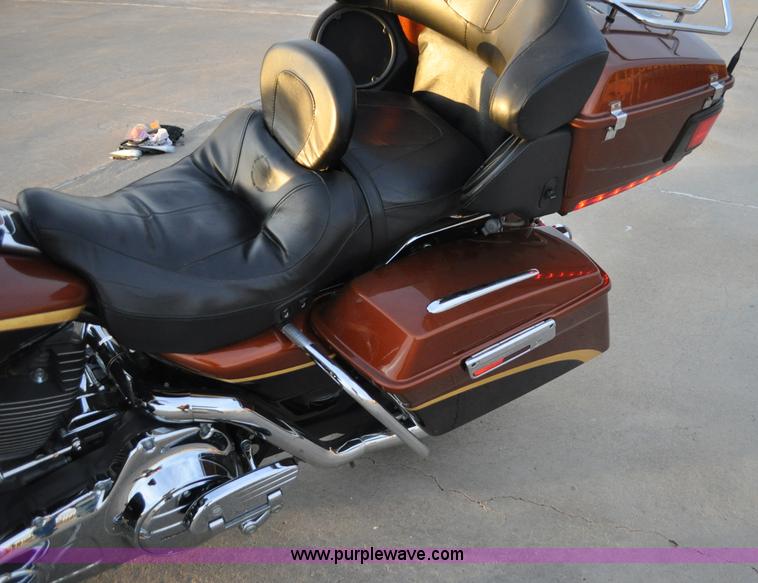 image for item C3241 2008 Harley Davidson FLHTCUSE Screaming Eagle Ultra Classic CVO motorcycle