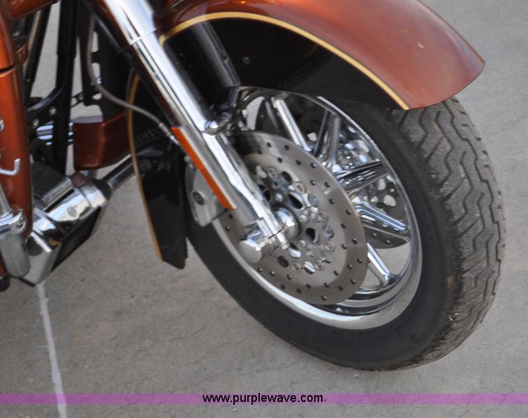 image for item C3241 2008 Harley Davidson FLHTCUSE Screaming Eagle Ultra Classic CVO motorcycle