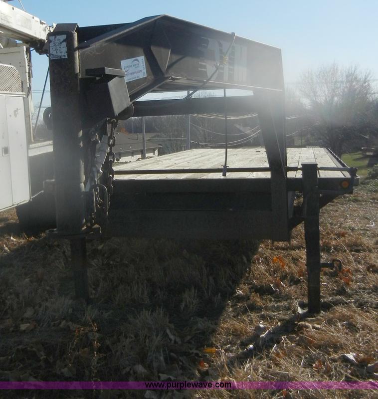 image for item D4661 1998 Oklahoma 35.5' gooseneck trailer